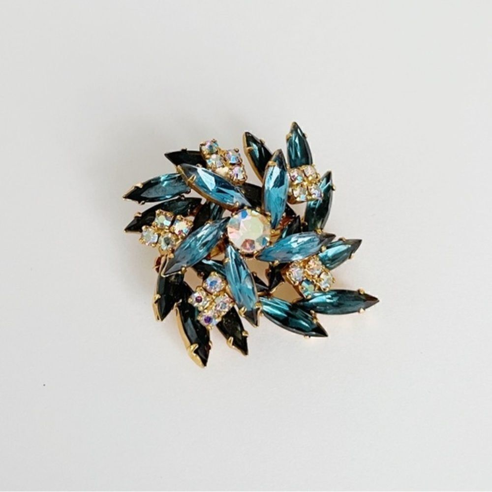 Beautiful Vintage Rhinestone Brooch - Picture 8 of 11